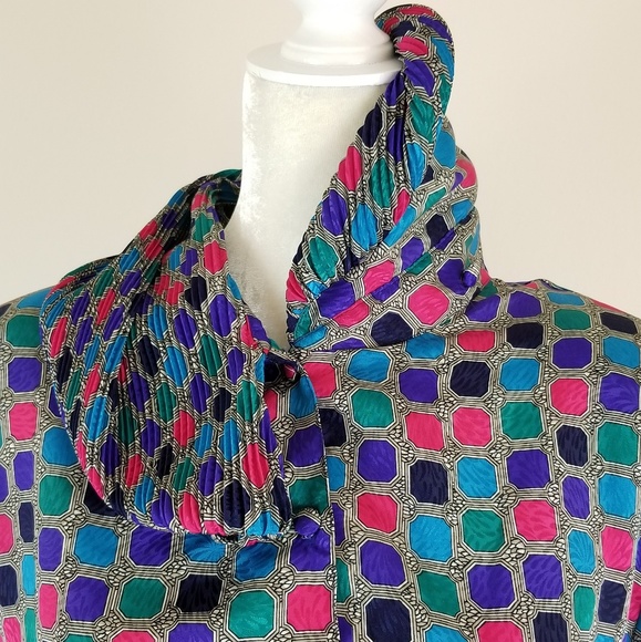 VTG Abstract Cowlneck Blouse - Picture 6 of 7